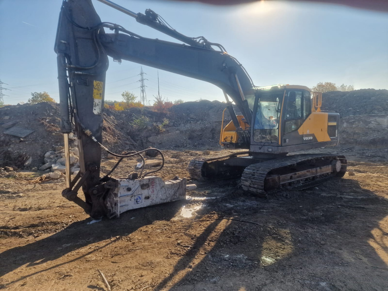 VOLVO EC220 E - حفارة: صور 1 VOLVO EC220 E - حفارة: صور 1