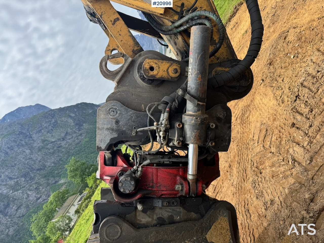 حفارات زحافة Caterpillar 320EL: صور 28