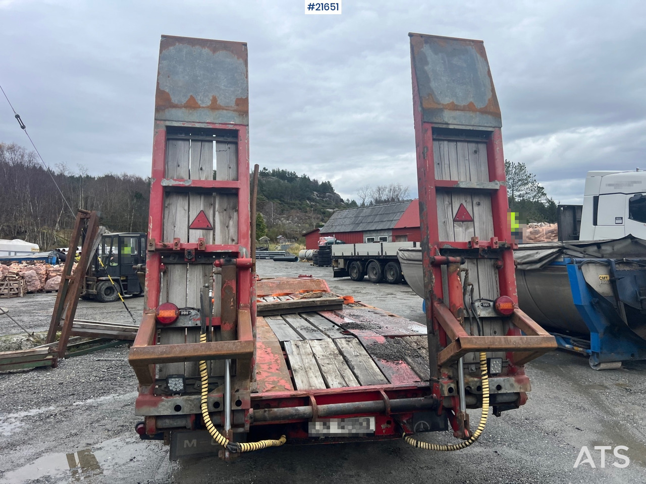 Damm 3 akslet maskinhenger m/ hydrauliske kjørebroer - شاحنة نقل سيارات مقطورة: صور 3 Damm 3 akslet maskinhenger m/ hydrauliske kjørebroer - شاحنة نقل سيارات مقطورة: صور 3