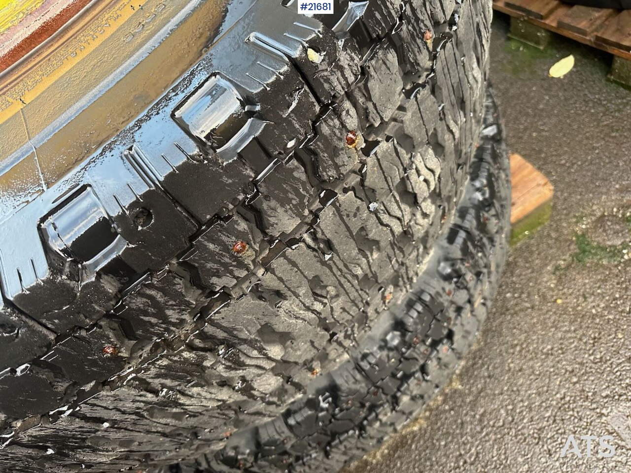 Hilo Dekkene har stått på en Volvo L60E - الإطارات والجنوط - آلات البناء: صور 2 Hilo Dekkene har stått på en Volvo L60E - الإطارات والجنوط - آلات البناء: صور 2