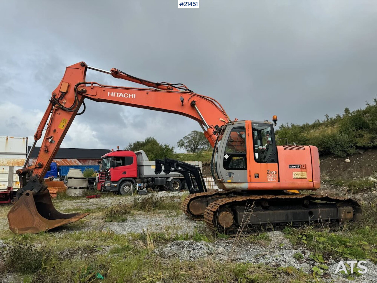 Hitachi ZX225 US - حفارات زحافة: صور 2 Hitachi ZX225 US - حفارات زحافة: صور 2