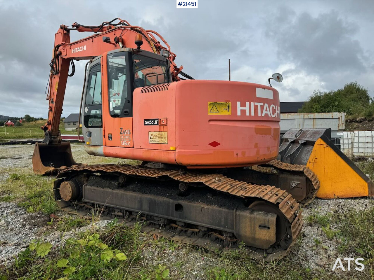 Hitachi ZX225 US - حفارات زحافة: صور 3 Hitachi ZX225 US - حفارات زحافة: صور 3