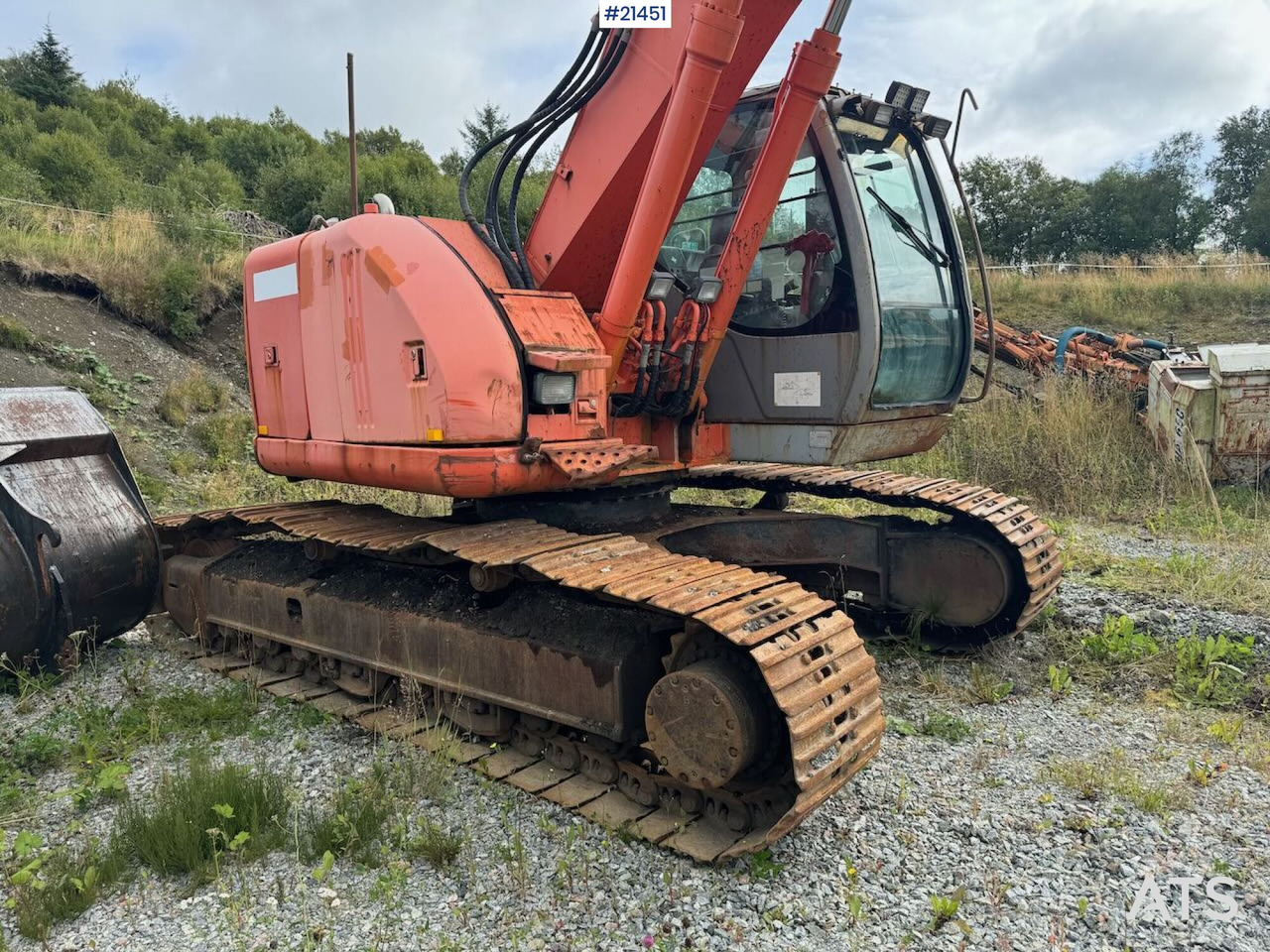 Hitachi ZX225 US - حفارات زحافة: صور 5 Hitachi ZX225 US - حفارات زحافة: صور 5