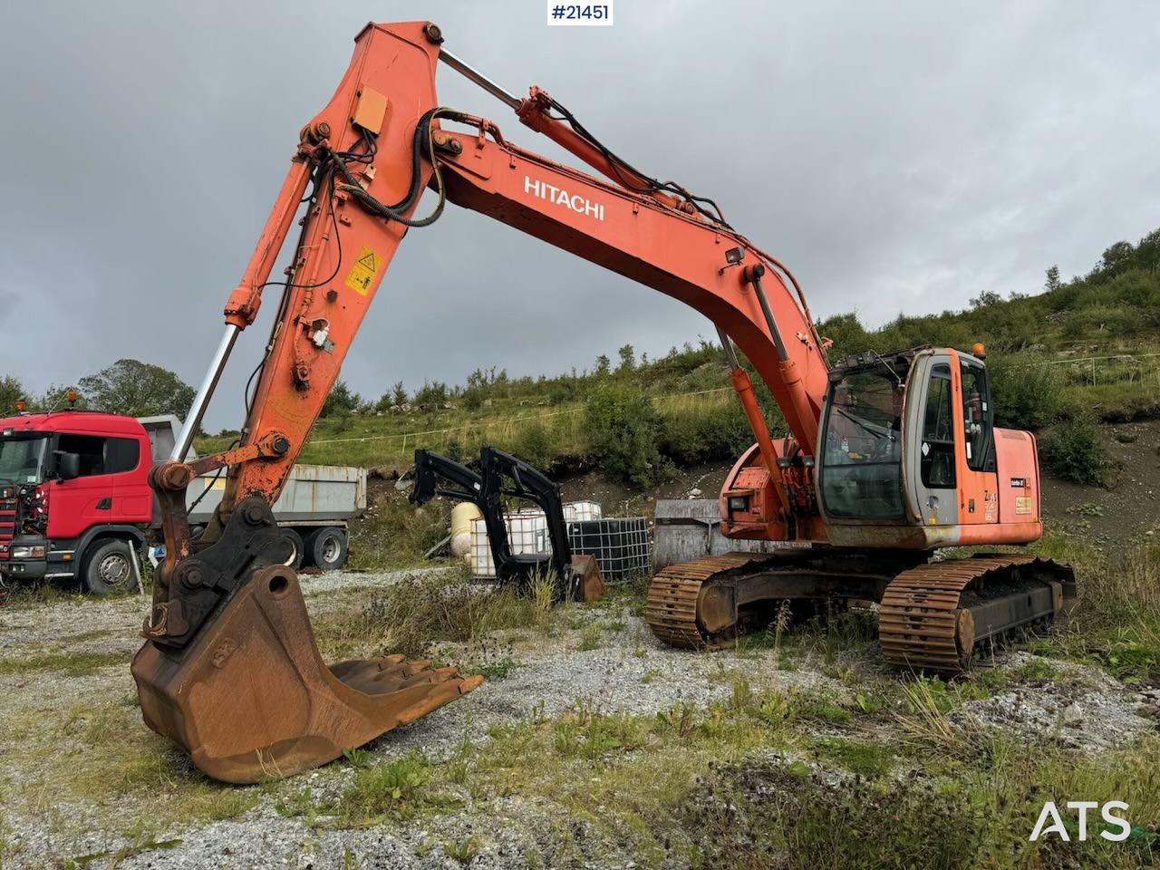 Hitachi ZX225 US - حفارات زحافة: صور 1 Hitachi ZX225 US - حفارات زحافة: صور 1