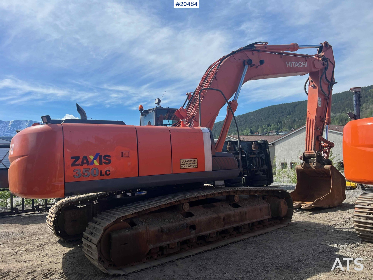 حفارة Hitachi ZX350LC-3: صور 5