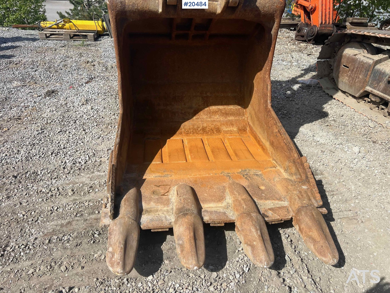 حفارة Hitachi ZX350LC-3: صور 29