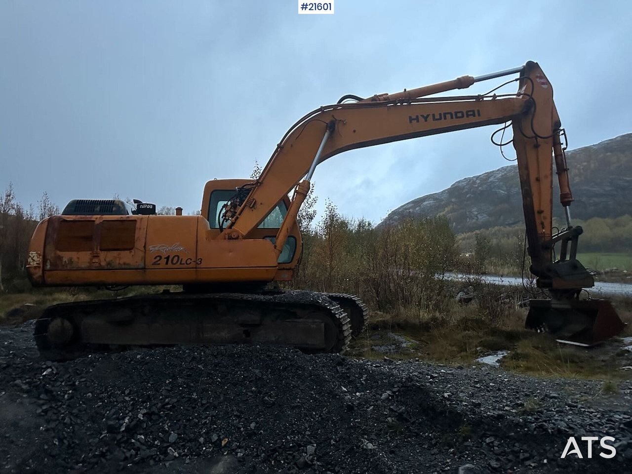 Hyundai 210LC- 3H gravemaskin m/ 5 skuffer. Byttet belter for 100 timer siden - حفارات زحافة: صور 2 Hyundai 210LC- 3H gravemaskin m/ 5 skuffer. Byttet belter for 100 timer siden - حفارات زحافة: صور 2