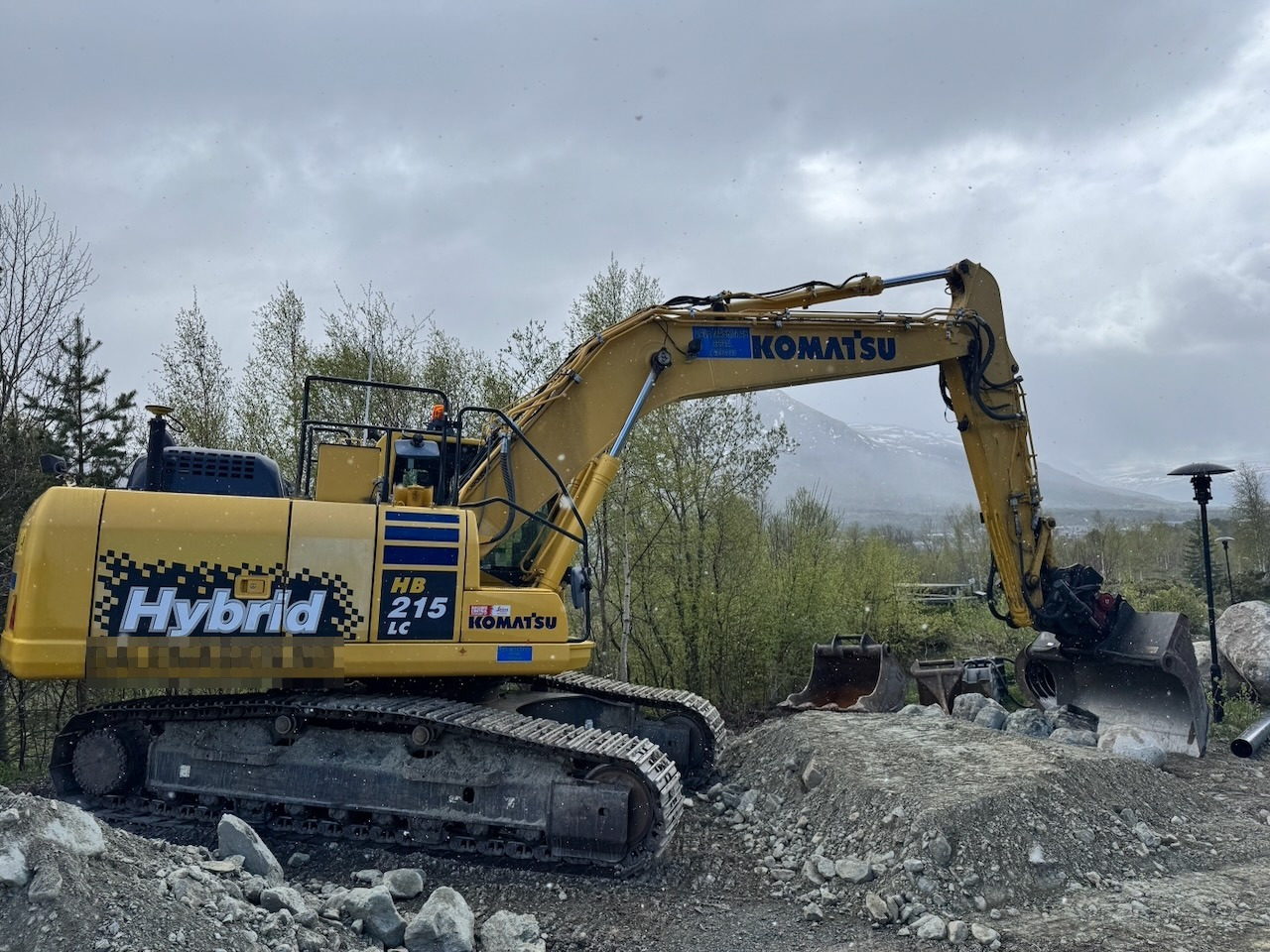 Komatsu HB215LC-2 - حفارة: صور 3 Komatsu HB215LC-2 - حفارة: صور 3