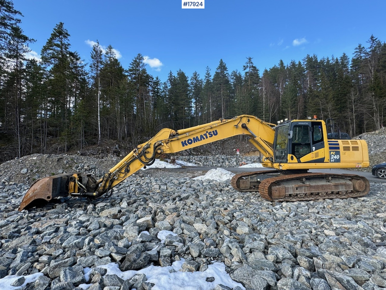 Komatsu PC240LC-10 - حفارة: صور 1 Komatsu PC240LC-10 - حفارة: صور 1