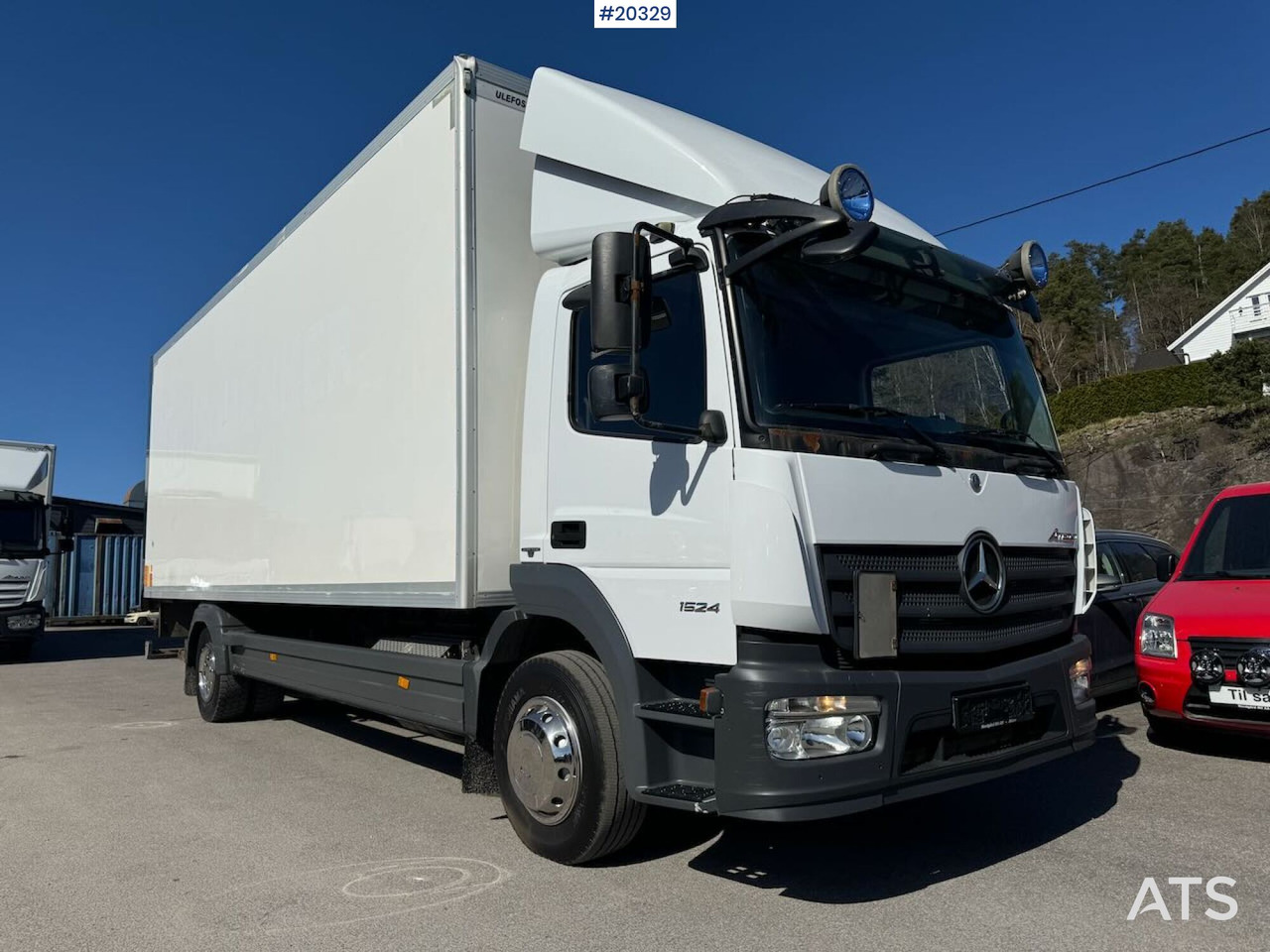 Mercedes Atego 1524 - بصندوق مغلق شاحنة: صور 1 Mercedes Atego 1524 - بصندوق مغلق شاحنة: صور 1