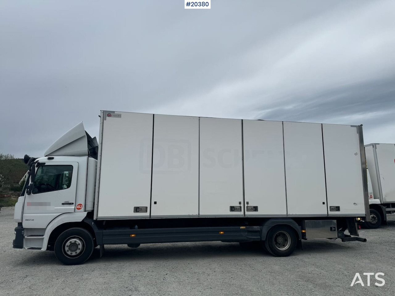 Mercedes Atego 1524 - بصندوق مغلق شاحنة: صور 3 Mercedes Atego 1524 - بصندوق مغلق شاحنة: صور 3