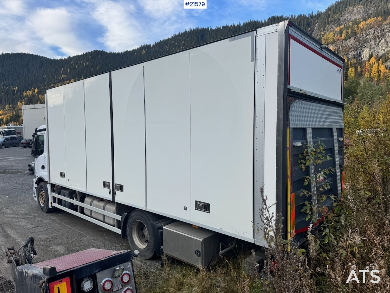 Mercedes-Benz Antos 1832 m/ Full sideåpning og Kjøl/frys. - بصندوق مغلق شاحنة: صور 3 Mercedes-Benz Antos 1832 m/ Full sideåpning og Kjøl/frys. - بصندوق مغلق شاحنة: صور 3