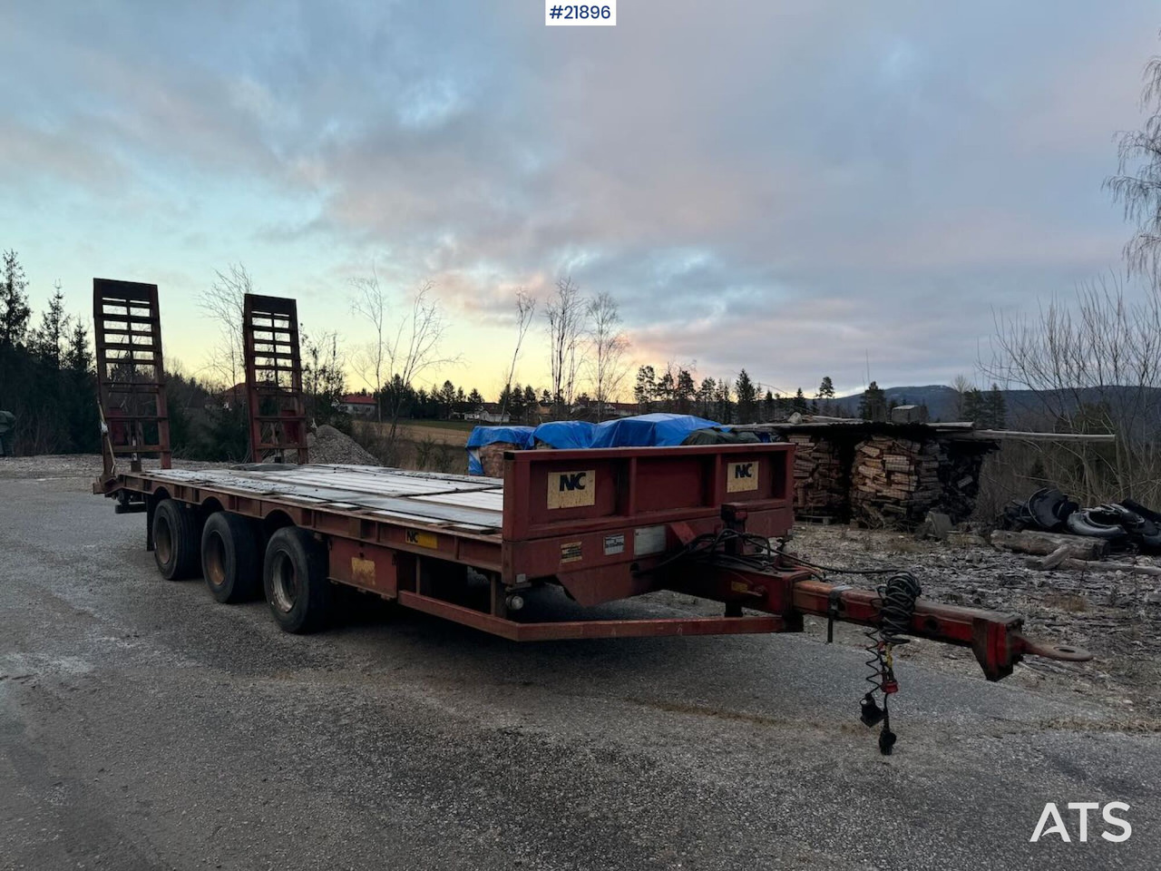NC BT-24 3-akslet maskinkjerre - عربة مسطحة منخفضة مقطورة: صور 1 NC BT-24 3-akslet maskinkjerre - عربة مسطحة منخفضة مقطورة: صور 1
