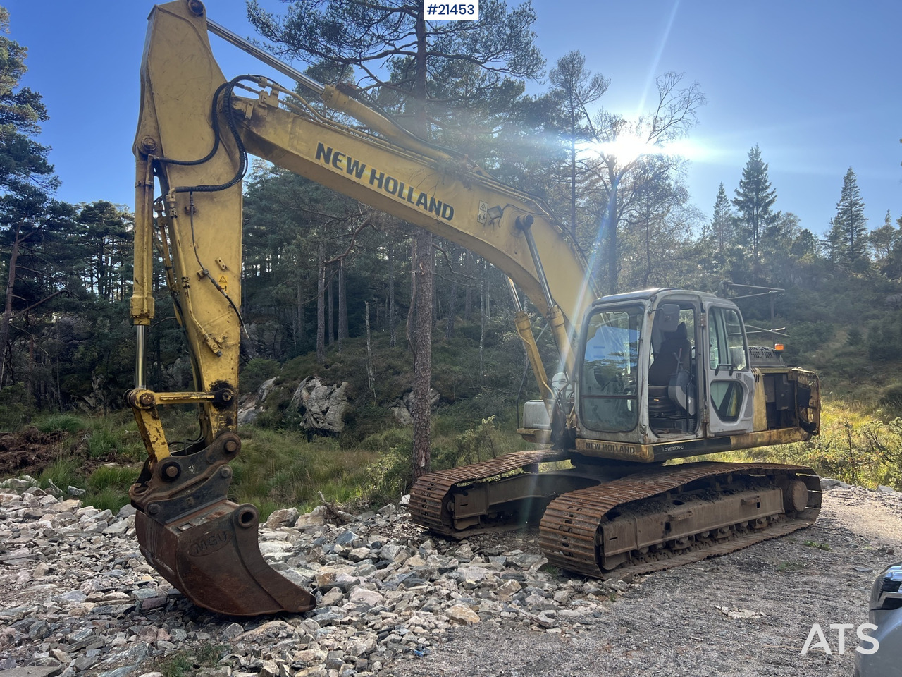 New Holland E215 Gravemaskin - حفارات زحافة: صور 1 New Holland E215 Gravemaskin - حفارات زحافة: صور 1