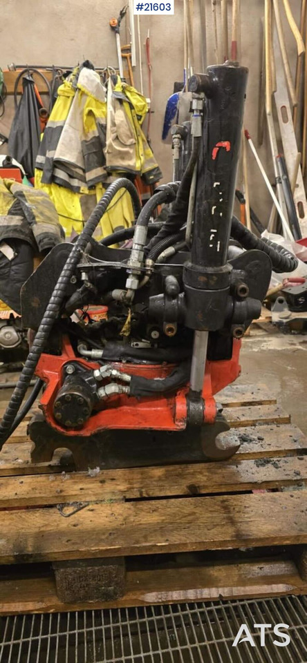 Rototilt R3 - مُلحق الحفار الدوار: صور 1 Rototilt R3 - مُلحق الحفار الدوار: صور 1