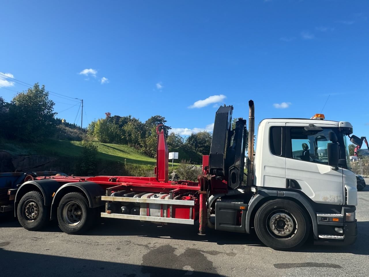 Scania P340 - شاحنة كرين: صور 4 Scania P340 - شاحنة كرين: صور 4