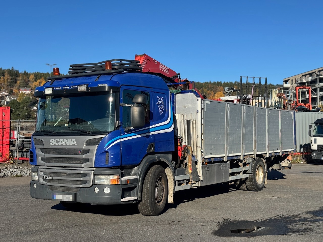Scania Scania P320 4x2 Kranbil m/ 16,5 t/m Fassi kran og Løftelem. - شاحنة كرين: صور 2 Scania Scania P320 4x2 Kranbil m/ 16,5 t/m Fassi kran og Løftelem. - شاحنة كرين: صور 2