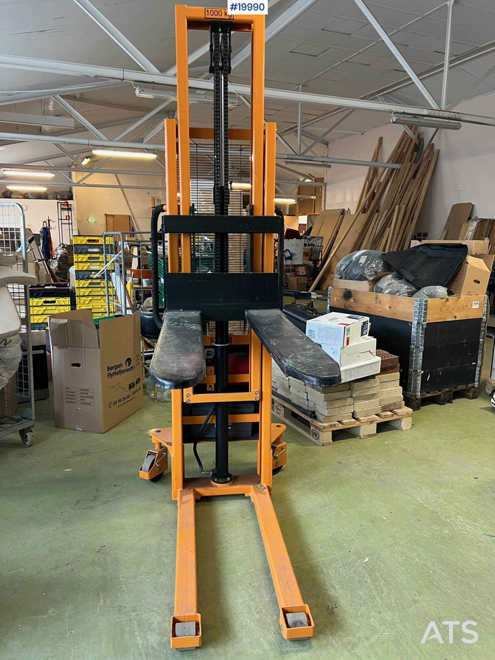 Semi-electric Pallestabler - آلات البناء: صور 2 Semi-electric Pallestabler - آلات البناء: صور 2