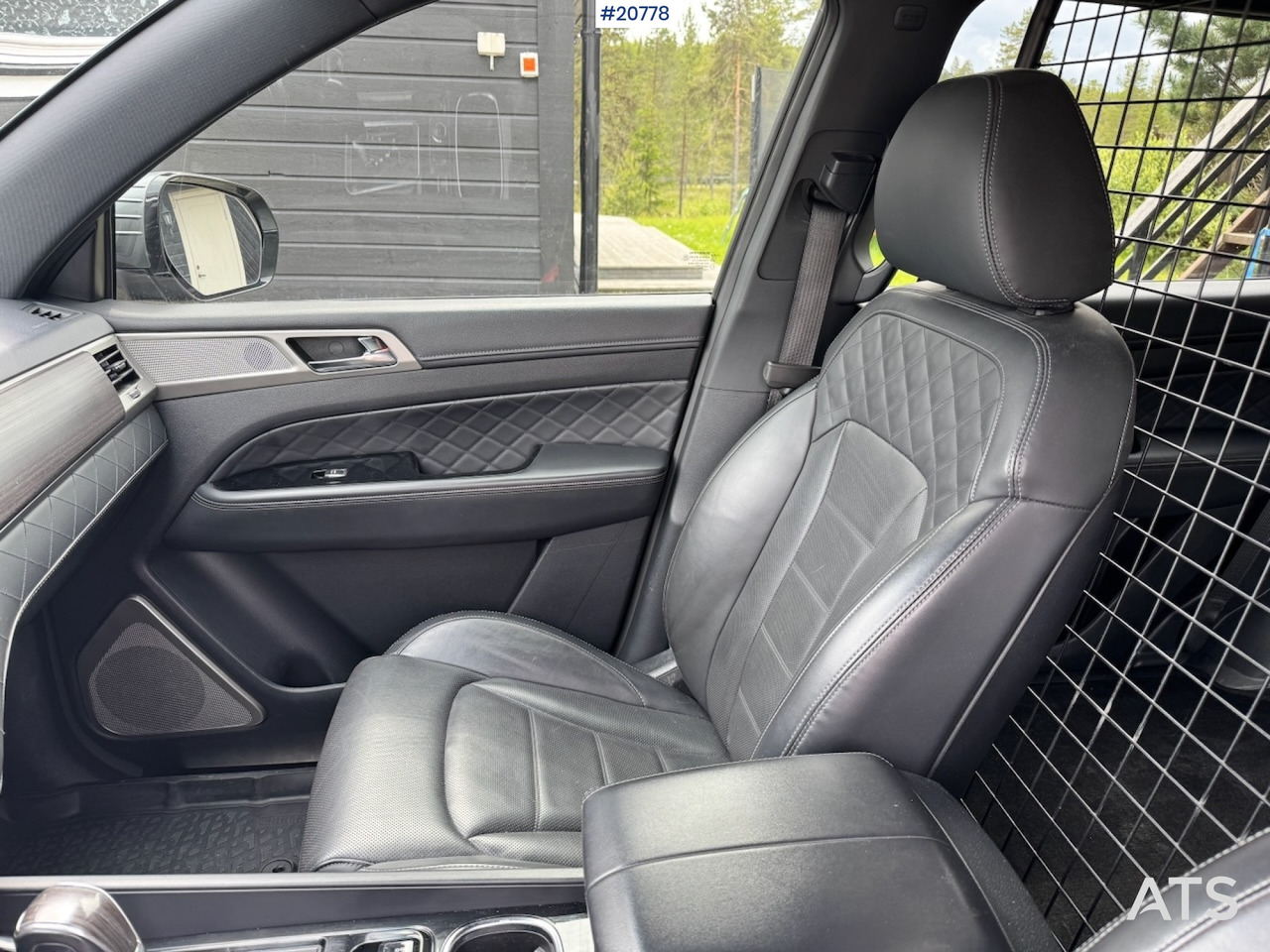 سيارة Ssangyong REXTON: صور 27