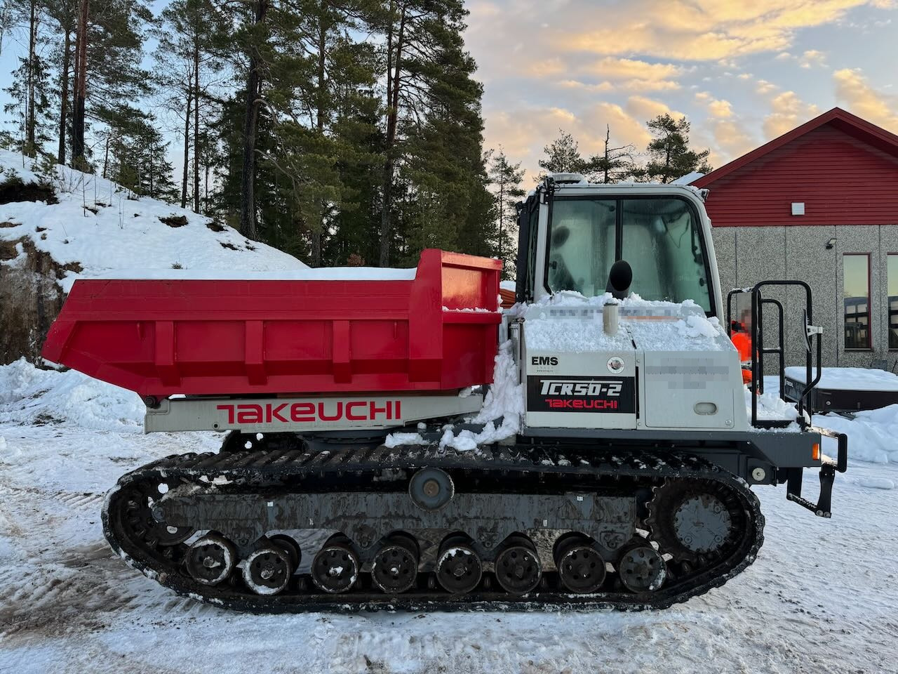 Takeuchi TCR50-2 - قلابة شاحنة: صور 3 Takeuchi TCR50-2 - قلابة شاحنة: صور 3