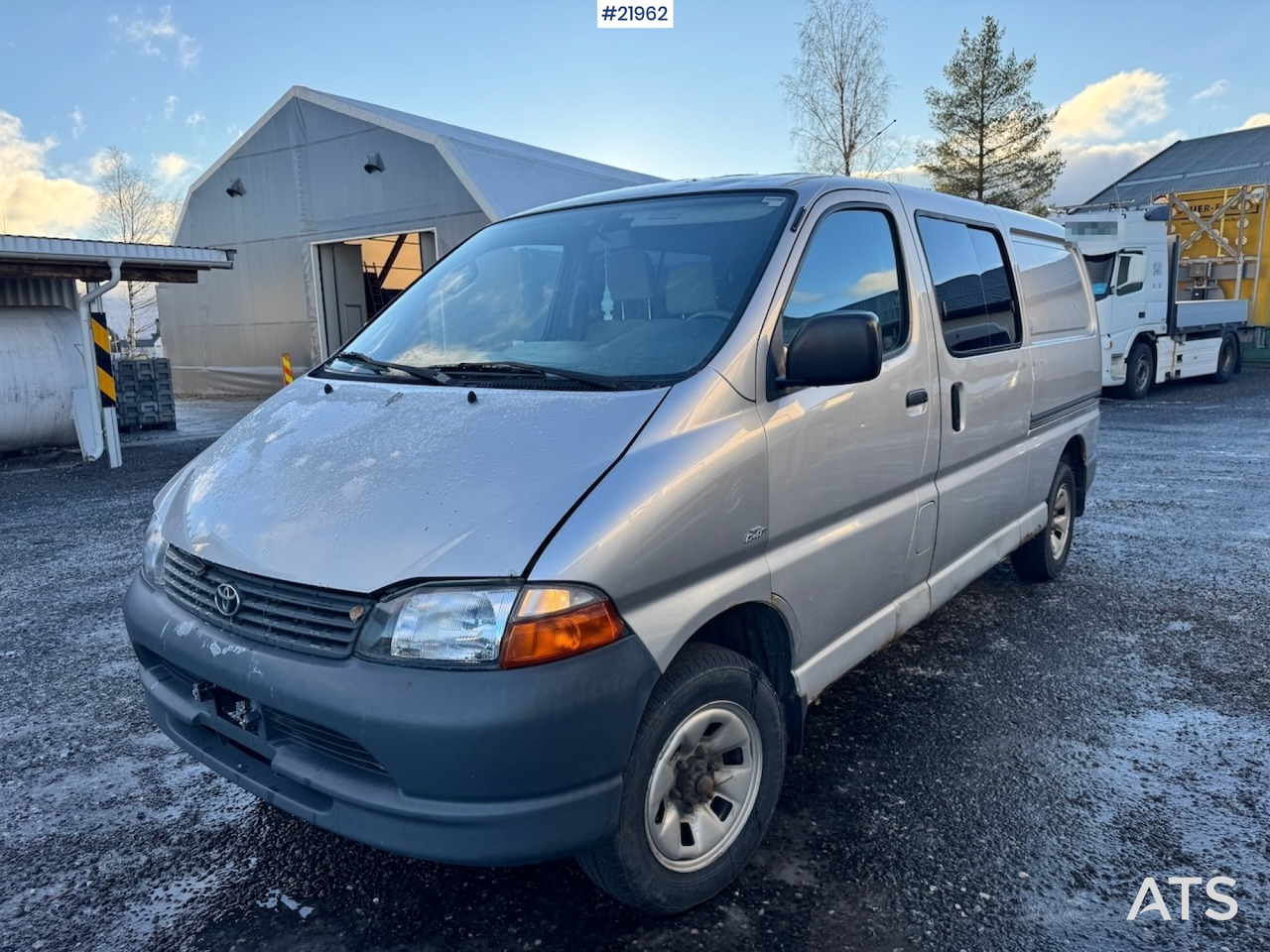 Toyota HIACE - فان: صور 1 Toyota HIACE - فان: صور 1