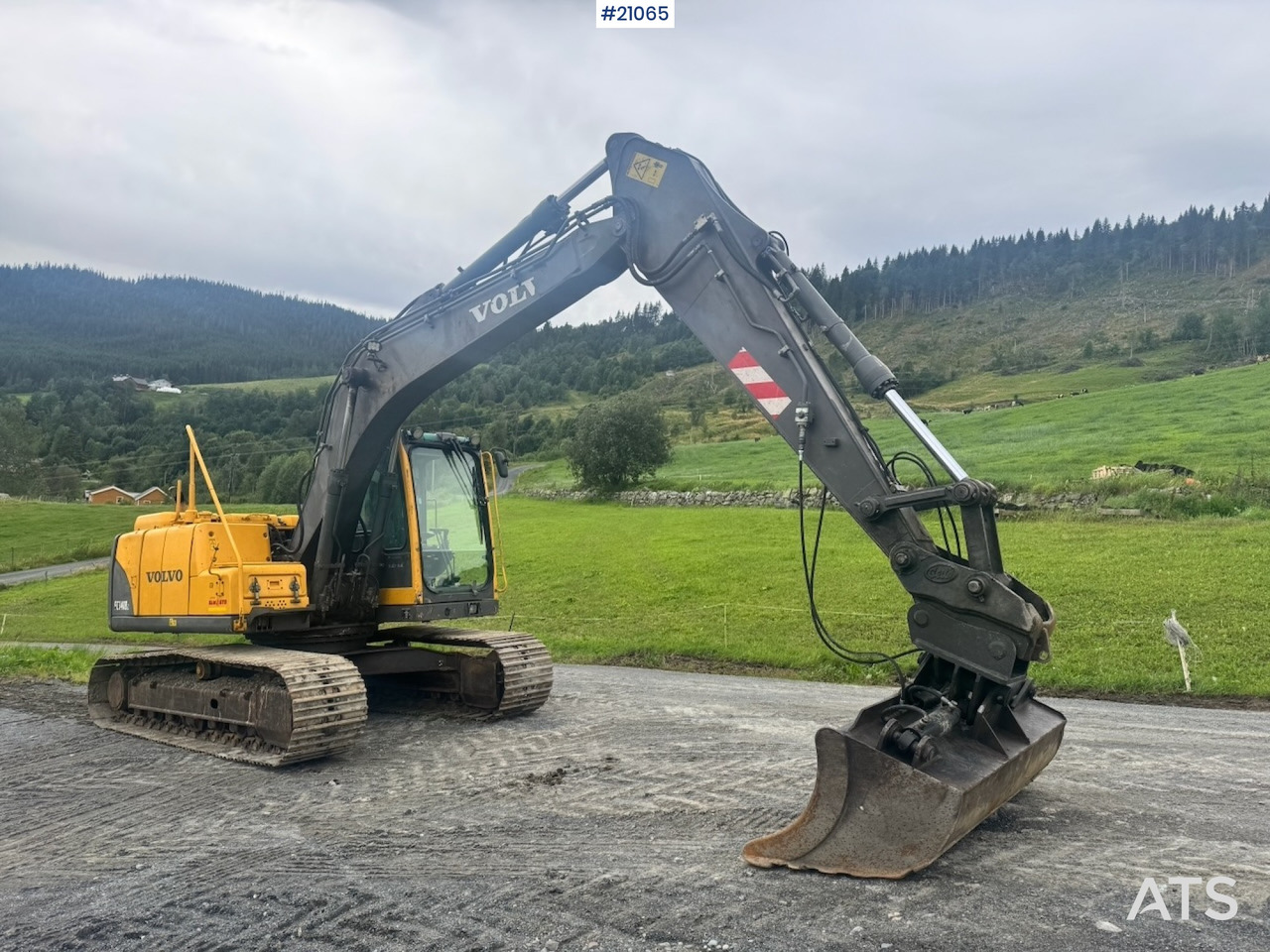 Volvo EC140 BLC - حفارات زحافة: صور 5 Volvo EC140 BLC - حفارات زحافة: صور 5