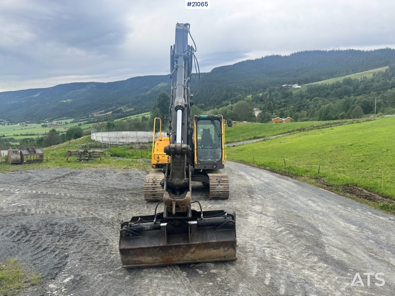 Volvo EC140 BLC - حفارات زحافة: صور 4 Volvo EC140 BLC - حفارات زحافة: صور 4
