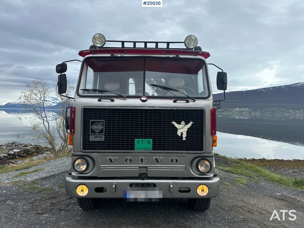 Volvo F89 46 - شاحنات مسطحة, شاحنة كرين: صور 3 Volvo F89 46 - شاحنات مسطحة, شاحنة كرين: صور 3
