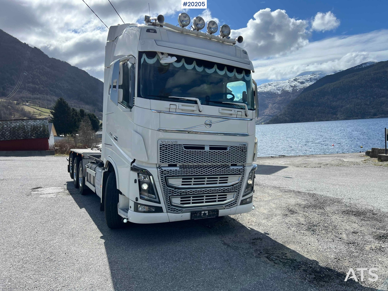 Volvo FH16 750 - شاحنة ذات الخطاف: صور 2 Volvo FH16 750 - شاحنة ذات الخطاف: صور 2