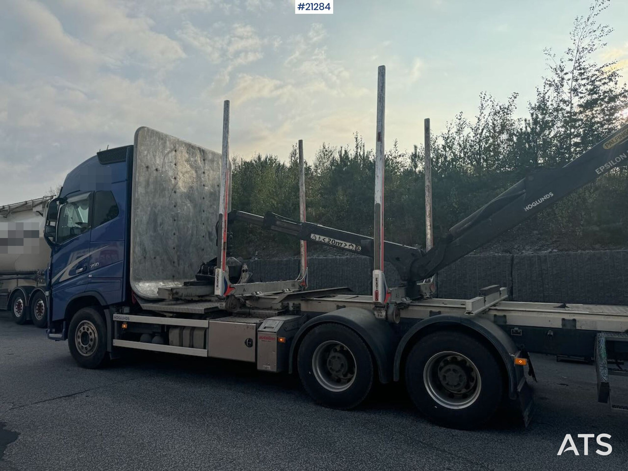Volvo FH750 - شاحنة قطع الأشجار, شاحنة كرين: صور 2 Volvo FH750 - شاحنة قطع الأشجار, شاحنة كرين: صور 2
