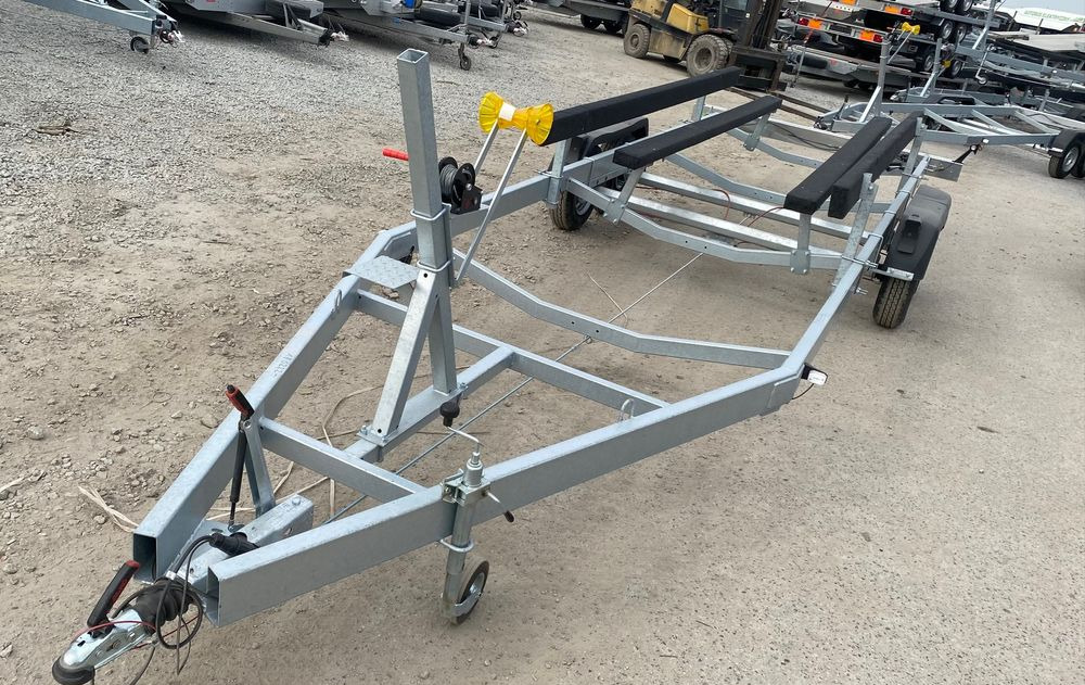 Boro PRZYCZEPA PODŁODZIOWA STYL AMERYKAŃSKI 7,30m - مقطورة القارب: صور 1 Boro PRZYCZEPA PODŁODZIOWA STYL AMERYKAŃSKI 7,30m - مقطورة القارب: صور 1