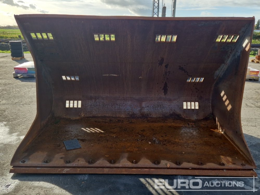 116" Front Loading Bucket to suit Volvo Wheeled Loader - بكت: صور 5 116" Front Loading Bucket to suit Volvo Wheeled Loader - بكت: صور 5