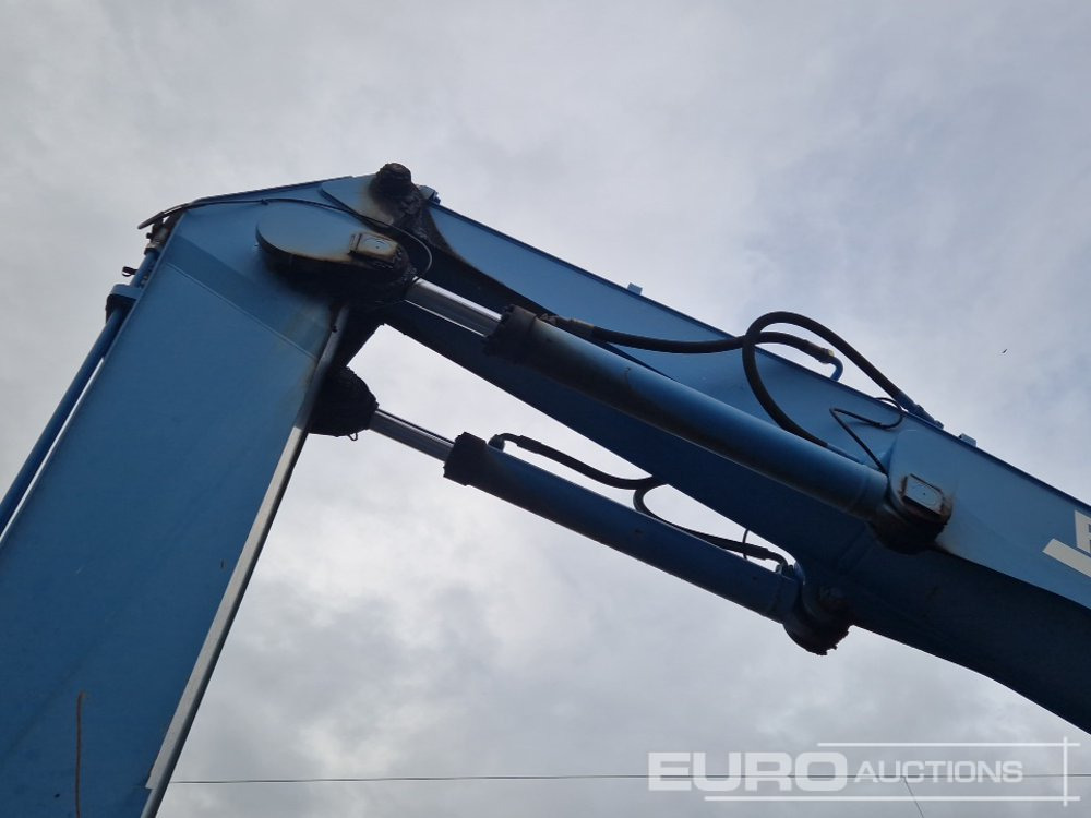 حفارة على عجلات 2004 Fuchs MHL331: صور 23