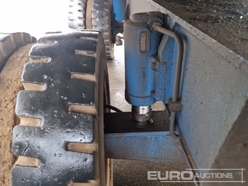 حفارة على عجلات 2004 Fuchs MHL331: صور 12