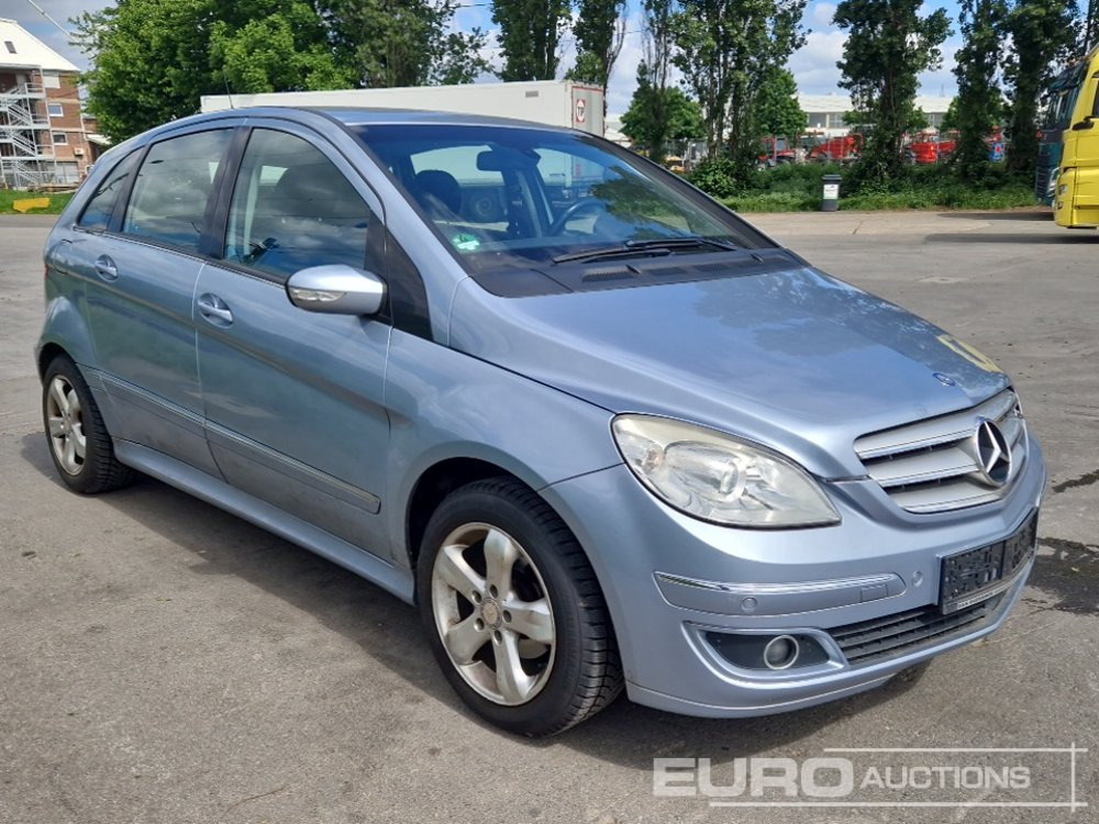 سيارة 2005 Mercedes Benz B170: صور 7