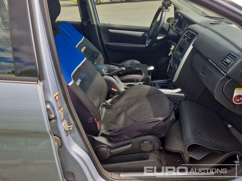 سيارة 2005 Mercedes Benz B170: صور 23