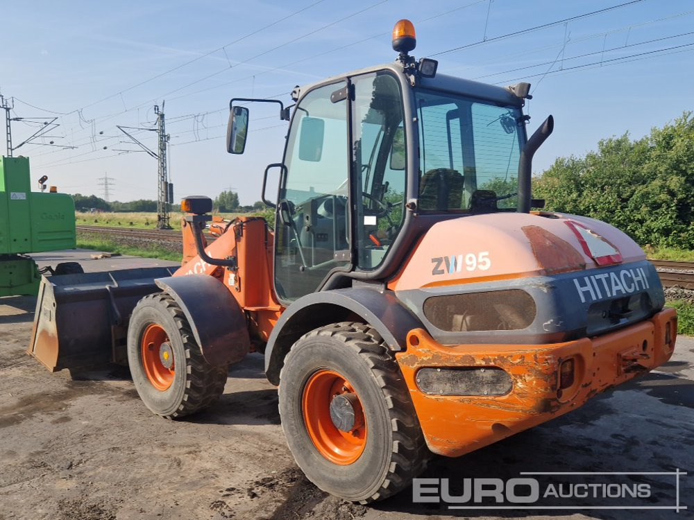 2010 Hitachi ZW95 - اللودر بعجل: صور 3 2010 Hitachi ZW95 - اللودر بعجل: صور 3