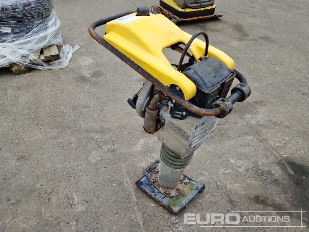2010 Wacker Neuson BS50-2 - آلة أسفلت: صور 4 2010 Wacker Neuson BS50-2 - آلة أسفلت: صور 4
