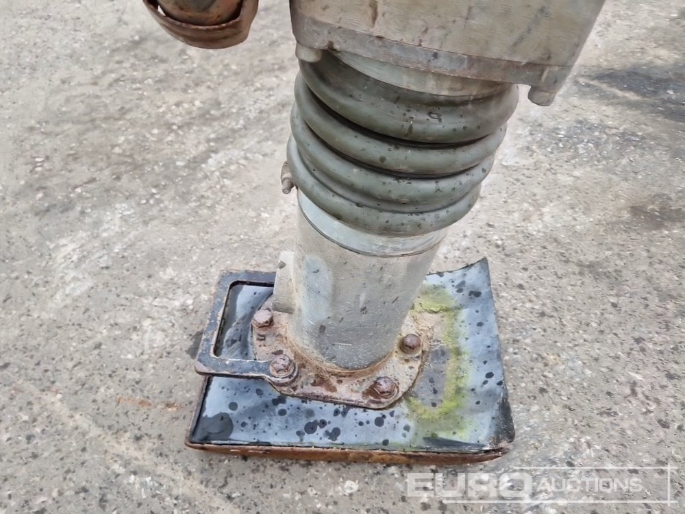 2010 Wacker Neuson BS50-2 - آلة أسفلت: صور 5 2010 Wacker Neuson BS50-2 - آلة أسفلت: صور 5