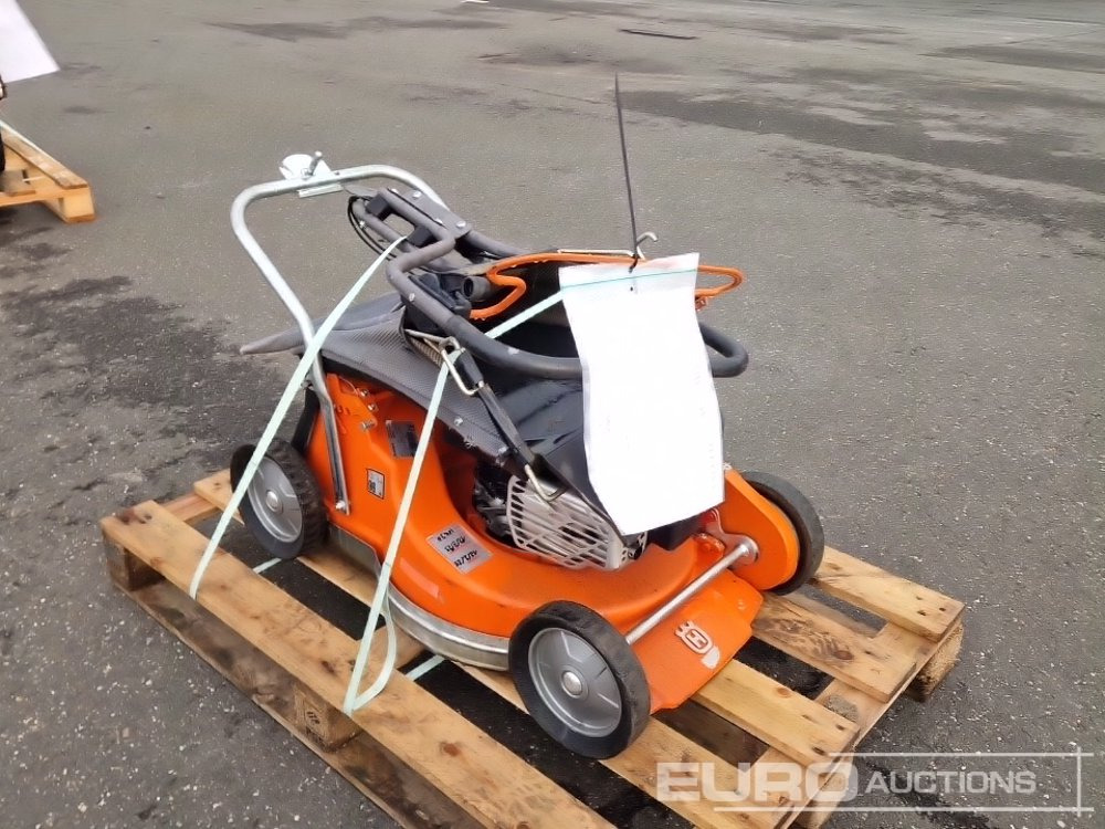 2011 Husqvarna WC 48 Se Walk Behind Petrol Lawnmower - جزازة المروج: صور 2 2011 Husqvarna WC 48 Se Walk Behind Petrol Lawnmower - جزازة المروج: صور 2