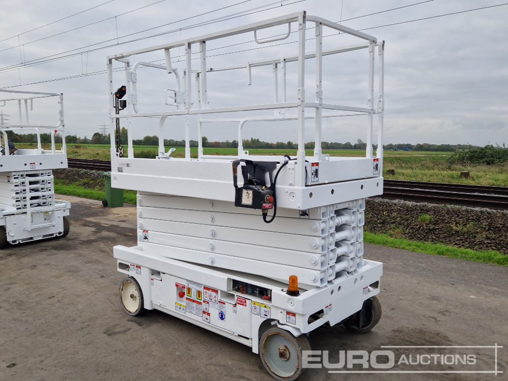 2013 Haulotte Compact 14 - منصات هيدروليكية متنقلة: صور 3 2013 Haulotte Compact 14 - منصات هيدروليكية متنقلة: صور 3