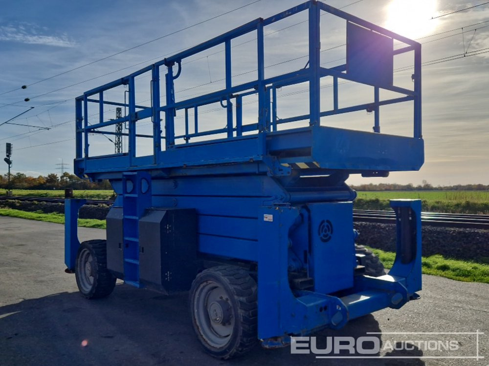 2015 Genie GS4390 RT - منصات هيدروليكية متنقلة: صور 3 2015 Genie GS4390 RT - منصات هيدروليكية متنقلة: صور 3