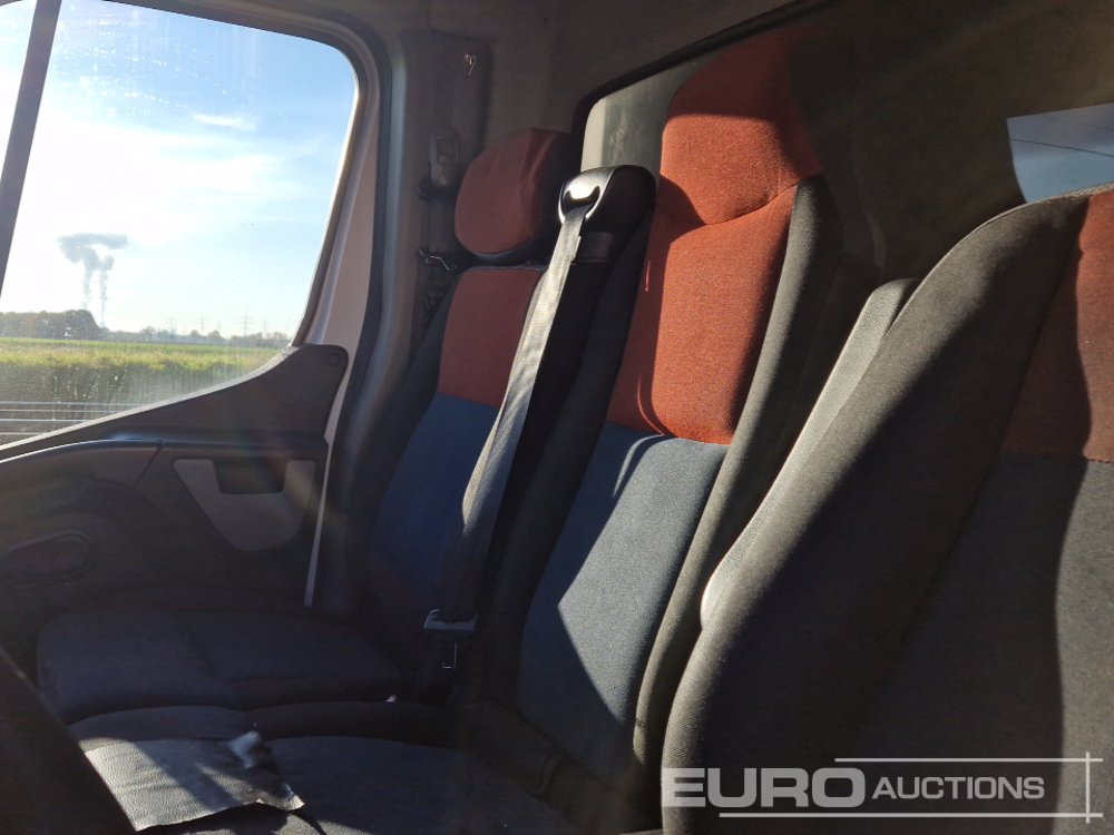 الشاحنات الصغيرة 2015 Renault Master: صور 13 الشاحنات الصغيرة 2015 Renault Master: صور 13