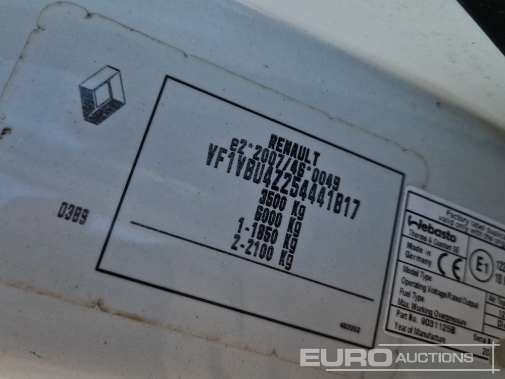 الشاحنات الصغيرة 2015 Renault Master: صور 30 الشاحنات الصغيرة 2015 Renault Master: صور 30