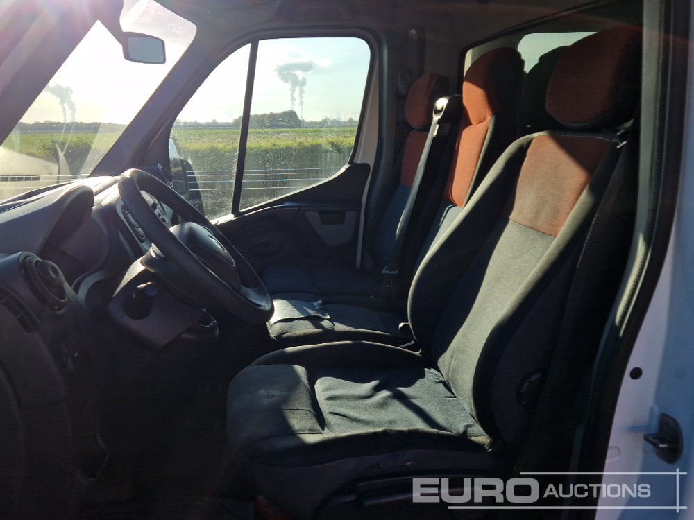 الشاحنات الصغيرة 2015 Renault Master: صور 12 الشاحنات الصغيرة 2015 Renault Master: صور 12