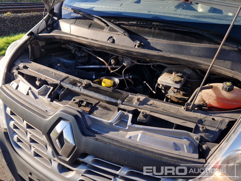 الشاحنات الصغيرة 2015 Renault Master: صور 25 الشاحنات الصغيرة 2015 Renault Master: صور 25