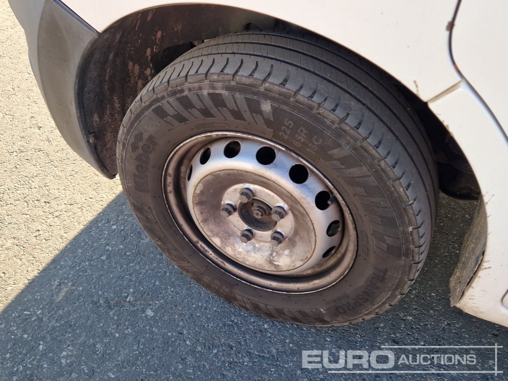 الشاحنات الصغيرة 2015 Renault Master: صور 11 الشاحنات الصغيرة 2015 Renault Master: صور 11