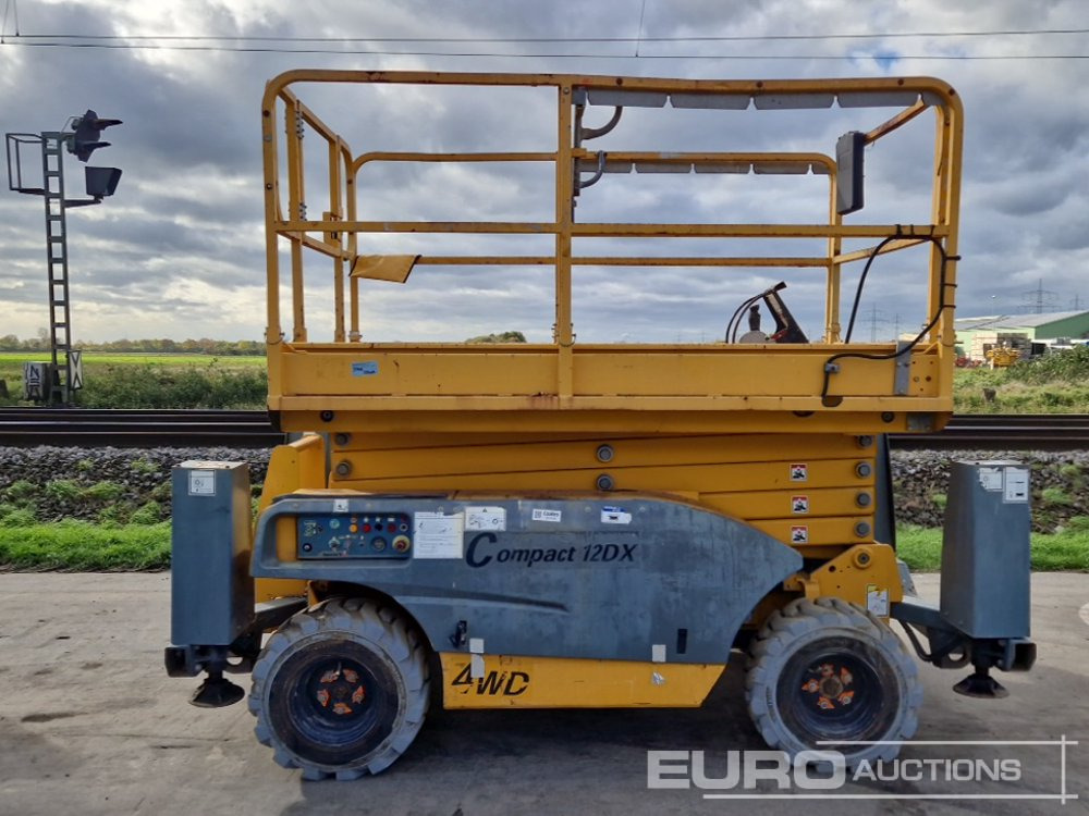 2016 Haulotte Compact 12DX - منصات هيدروليكية متنقلة: صور 2 2016 Haulotte Compact 12DX - منصات هيدروليكية متنقلة: صور 2