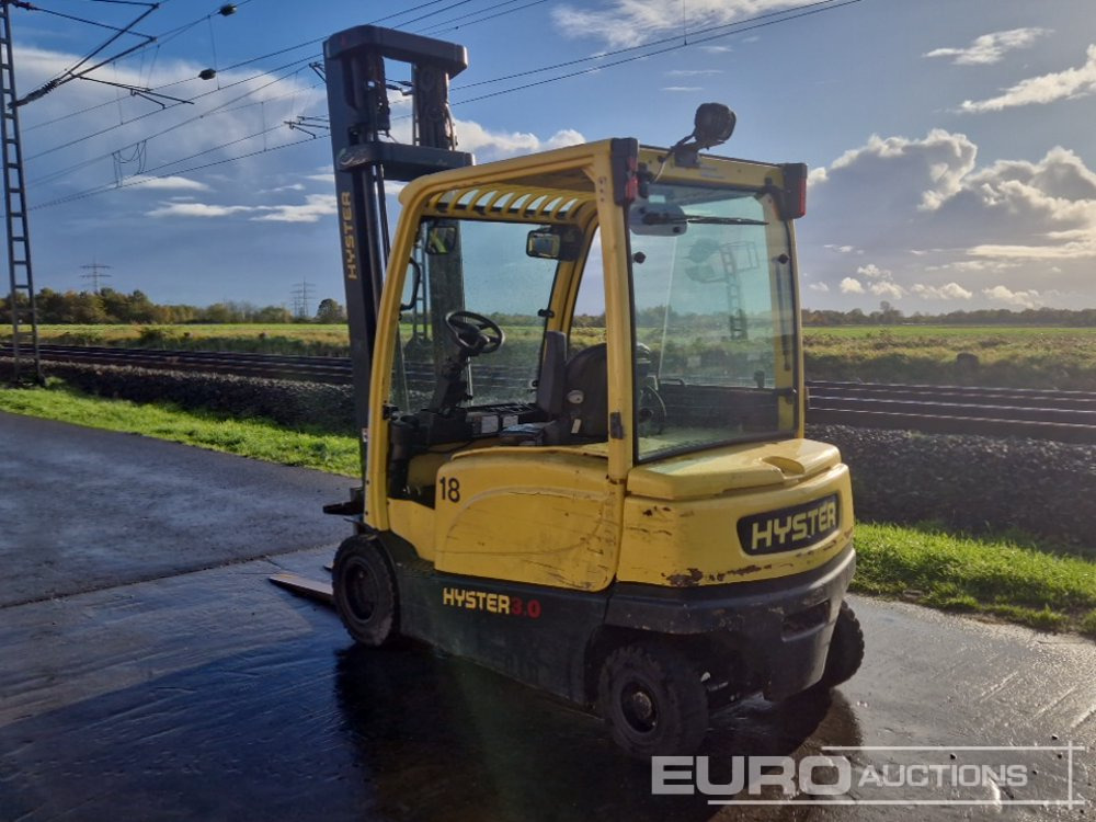 2016 Hyster J3.0XN 3 Ton Electric Forklift, 2 Stage Mast, Forks, - رافعة شوكية كهربائية: صور 3 2016 Hyster J3.0XN 3 Ton Electric Forklift, 2 Stage Mast, Forks, - رافعة شوكية كهربائية: صور 3