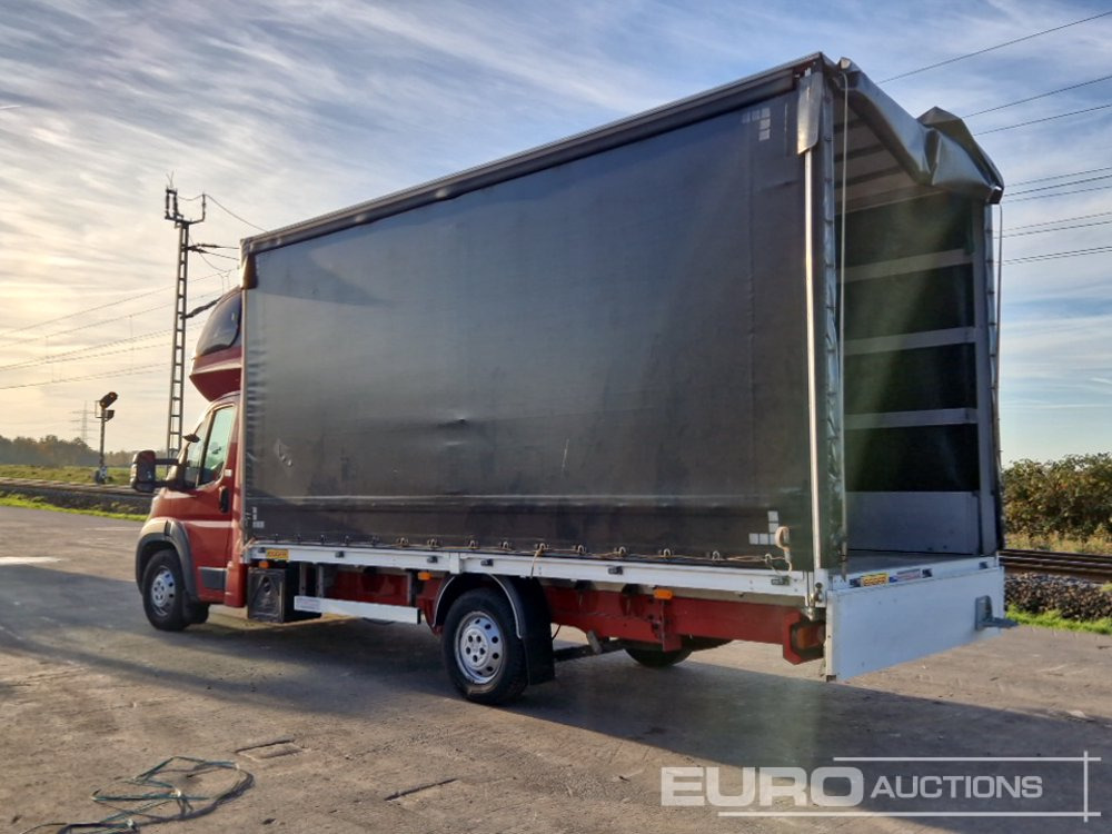 2017 Peugot Boxer, Electric Windows, A/C, Curtain Sider, JEGGER Boxes (New Engine (63000 km)) - الشاحنات الصغيرة ستائر: صور 3 2017 Peugot Boxer, Electric Windows, A/C, Curtain Sider, JEGGER Boxes (New Engine (63000 km)) - الشاحنات الصغيرة ستائر: صور 3
